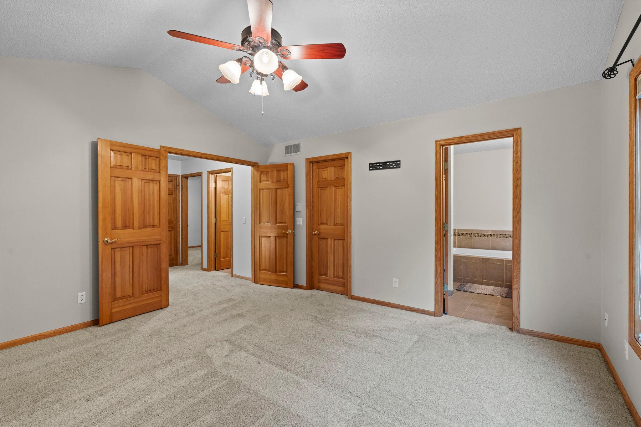1132 Falls Circle Property Photo 17
