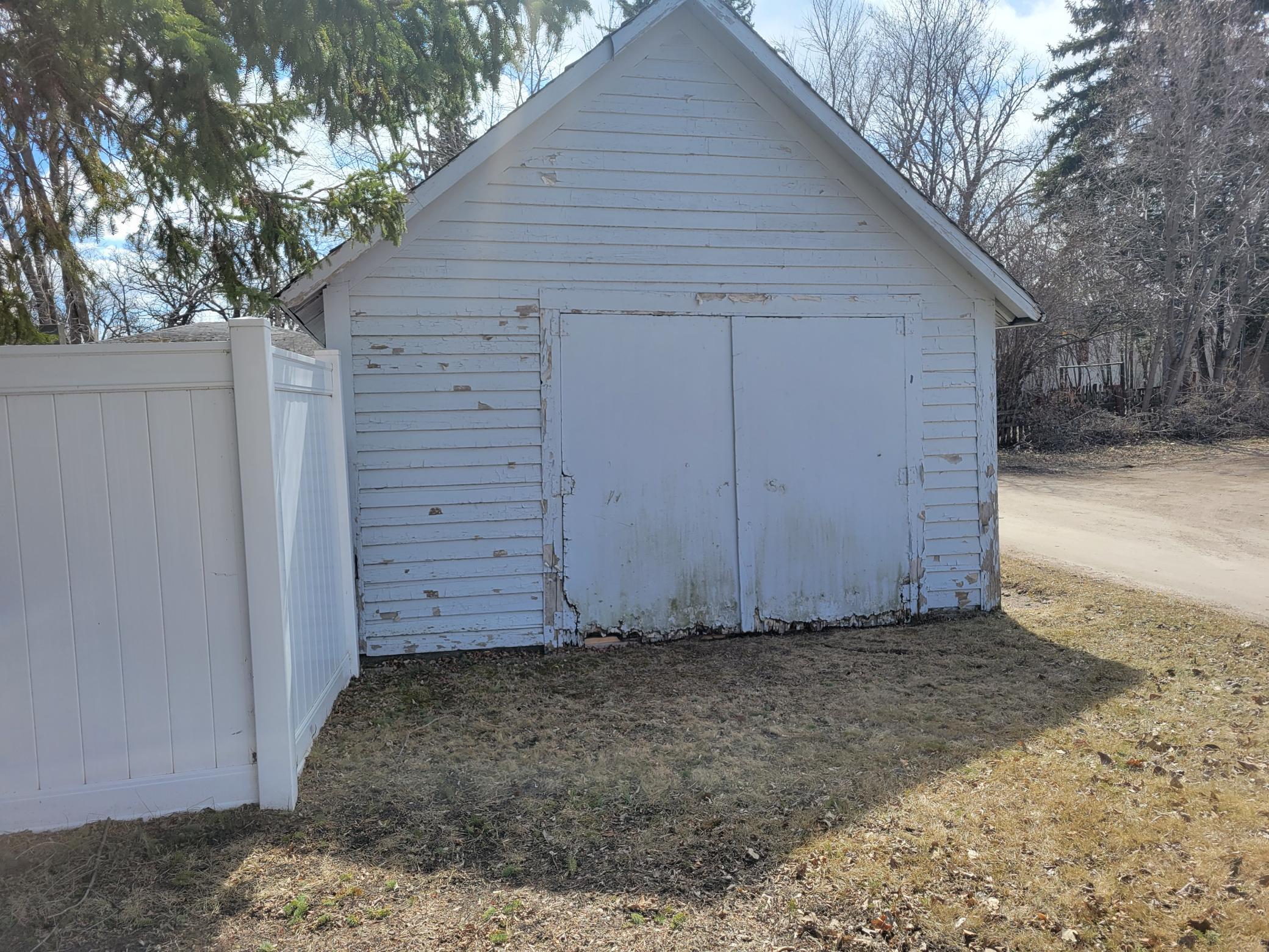 933 Labree Avenue N Property Photo 21