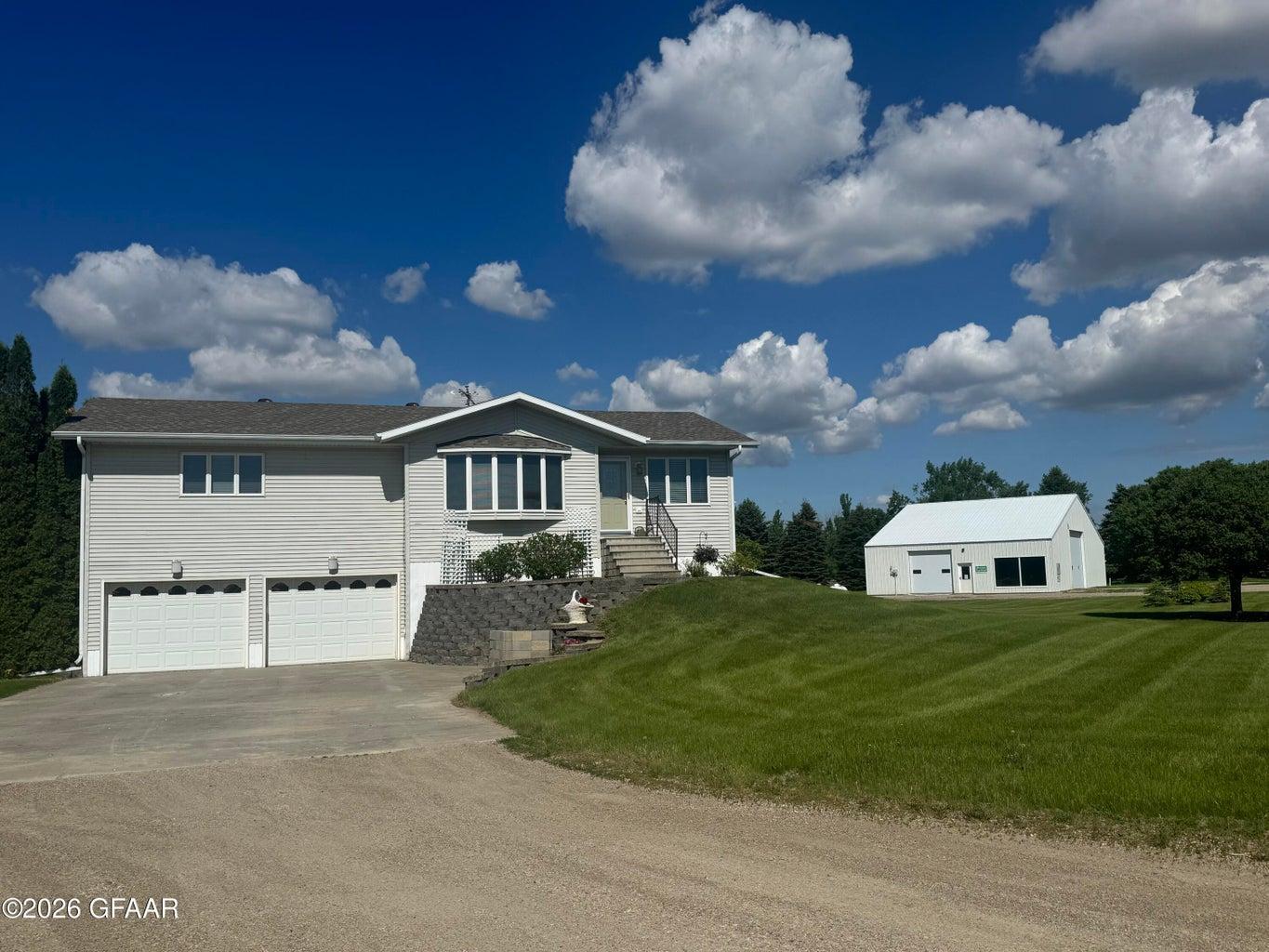 402 Main Avenue Property Photo 2