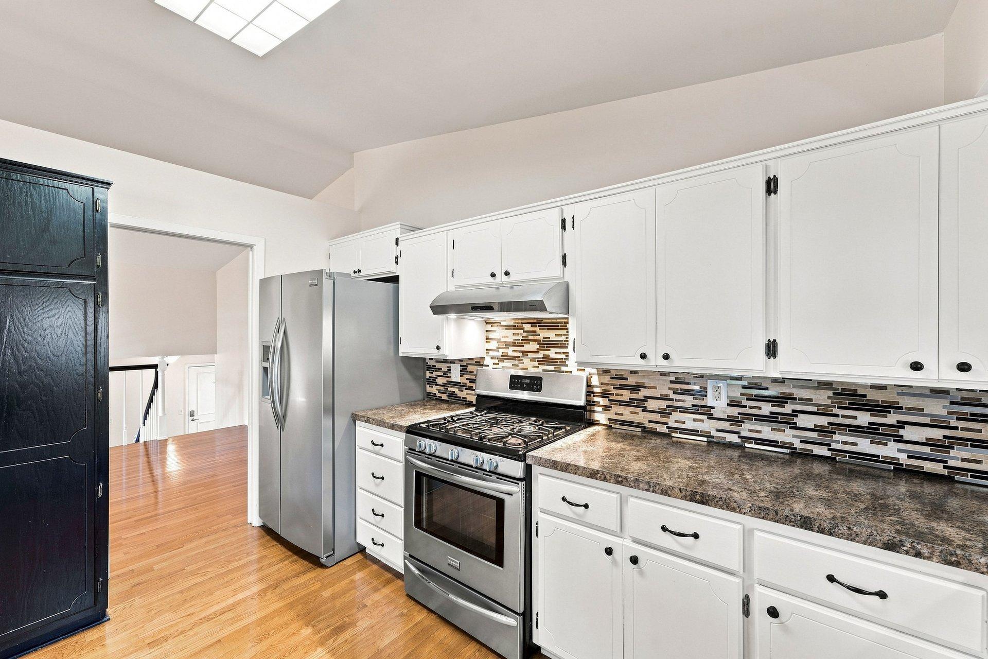 1198 Harrison Street S Property Photo 4