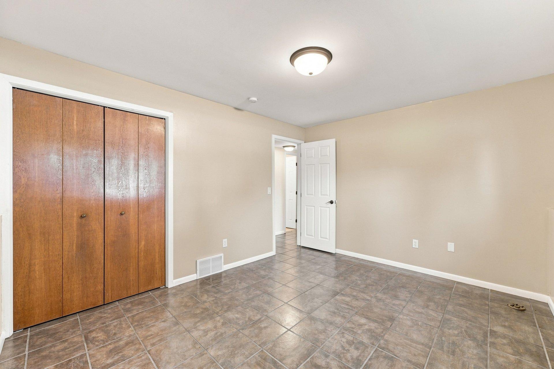 1198 Harrison Street S Property Photo 17