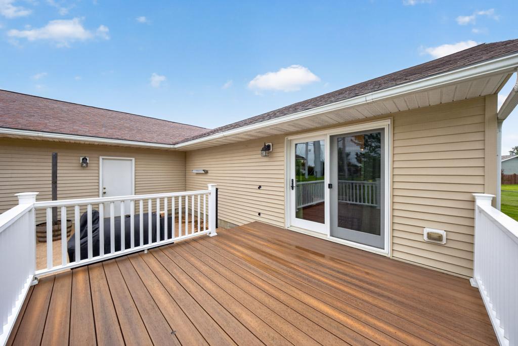 100 Capelle Street Property Photo 8
