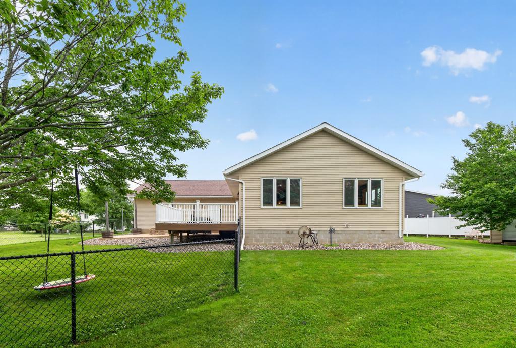 100 Capelle Street Property Photo 13
