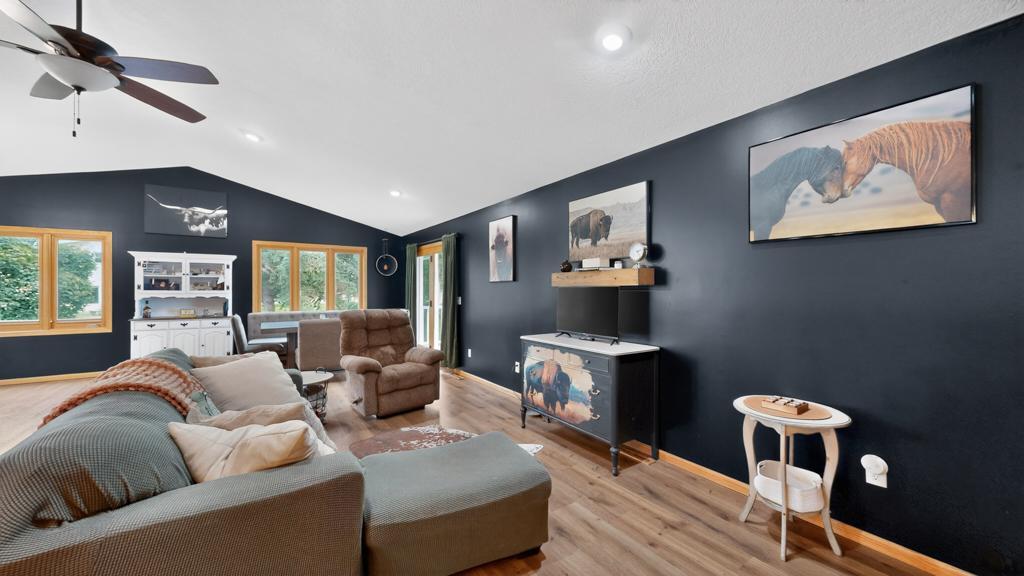 100 Capelle Street Property Photo 20