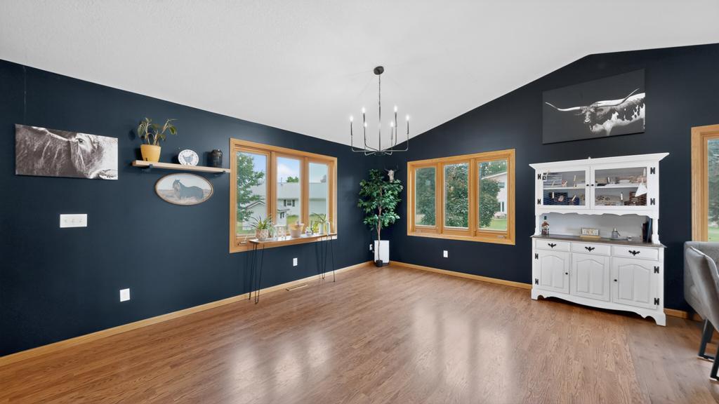 100 Capelle Street Property Photo 27