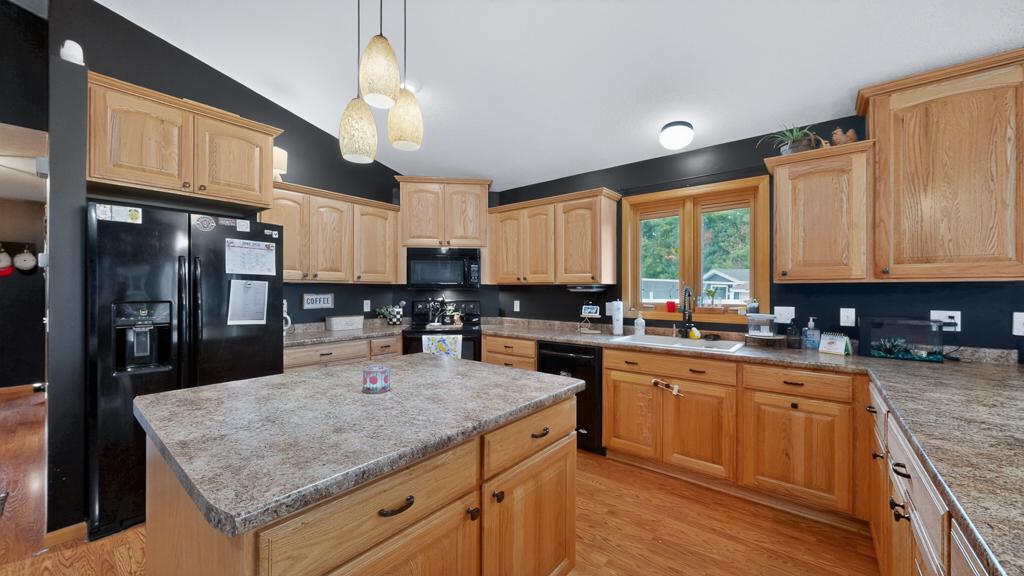100 Capelle Street Property Photo 29