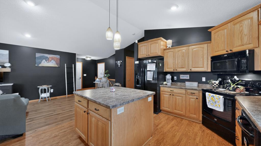 100 Capelle Street Property Photo 30