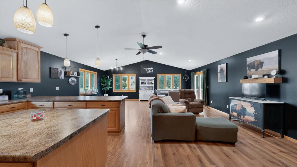 100 Capelle Street Property Photo 33