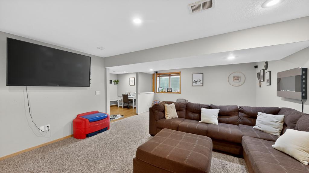 100 Capelle Street Property Photo 49