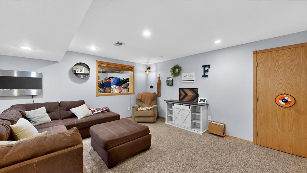 100 Capelle Street Property Photo 52
