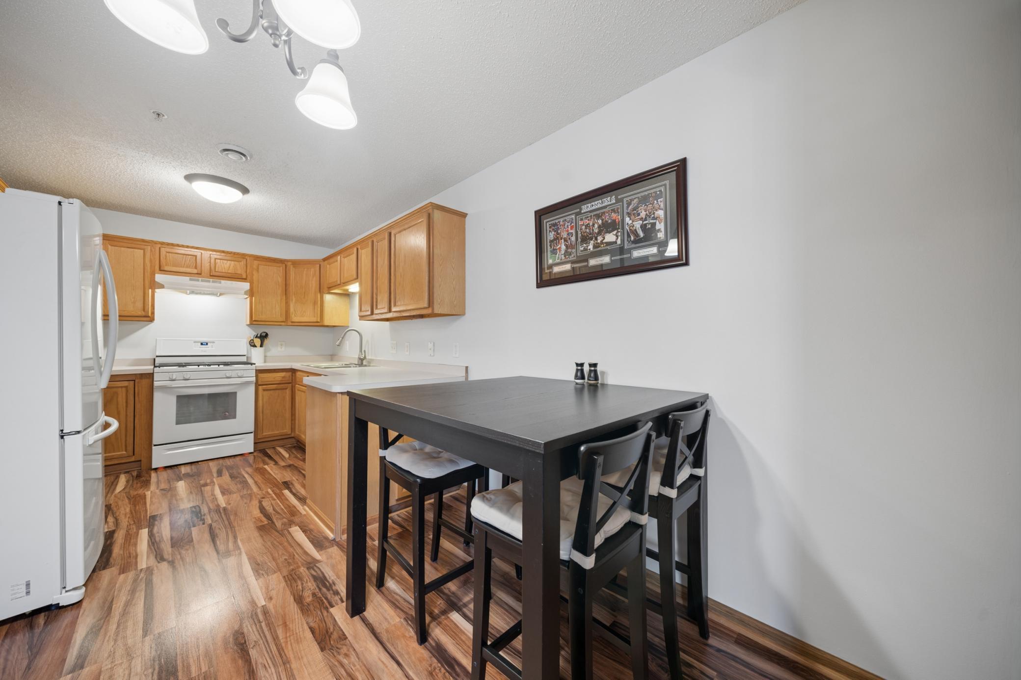 206 E Orchard Street Property Photo 9