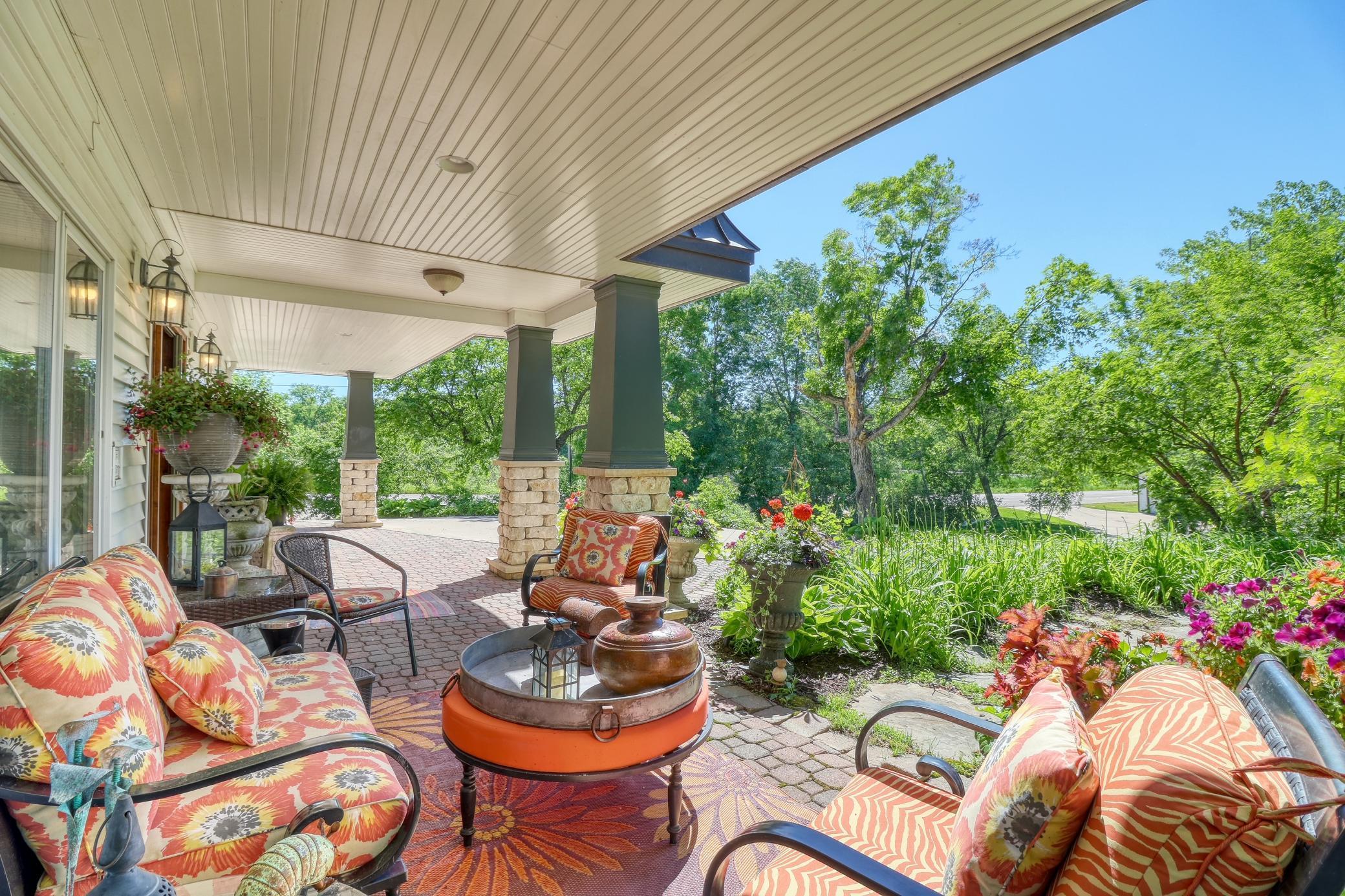 1812 E Shore Drive Property Photo 3