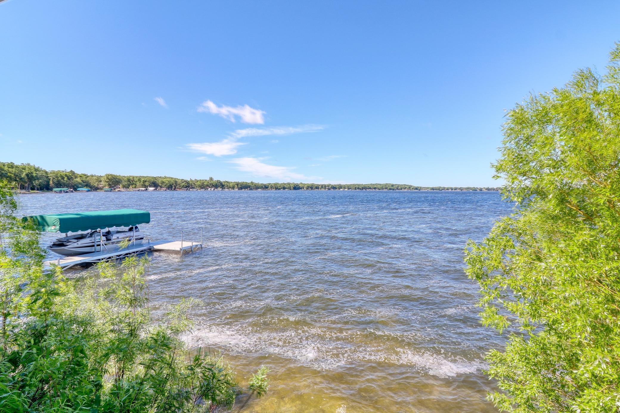 1812 E Shore Drive Property Photo 6