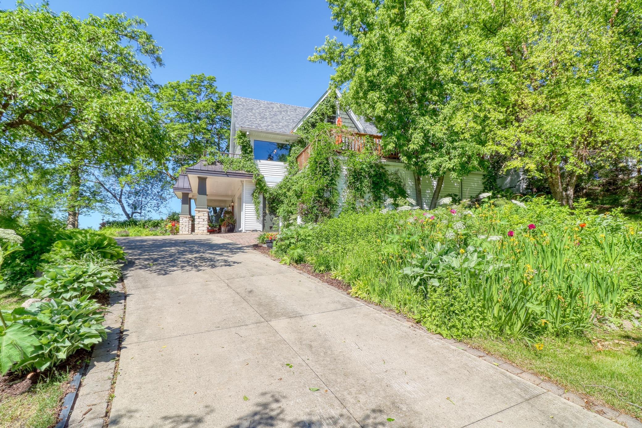 1812 E Shore Drive Property Photo 7