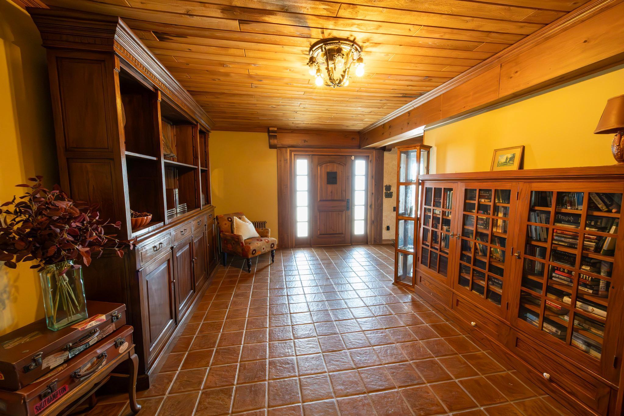 1812 E Shore Drive Property Photo 9