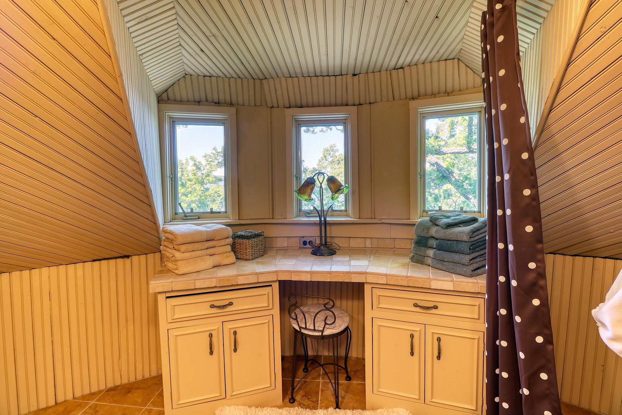 1812 E Shore Drive Property Photo 80