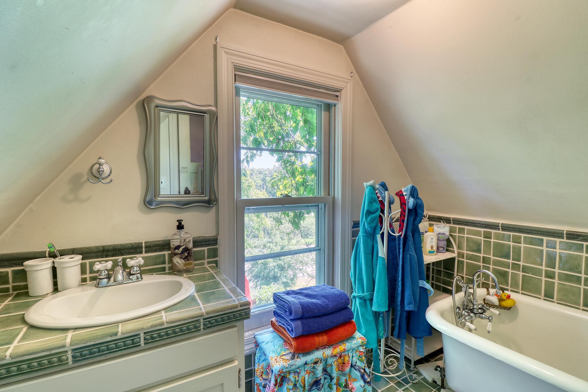 1812 E Shore Drive Property Photo 82