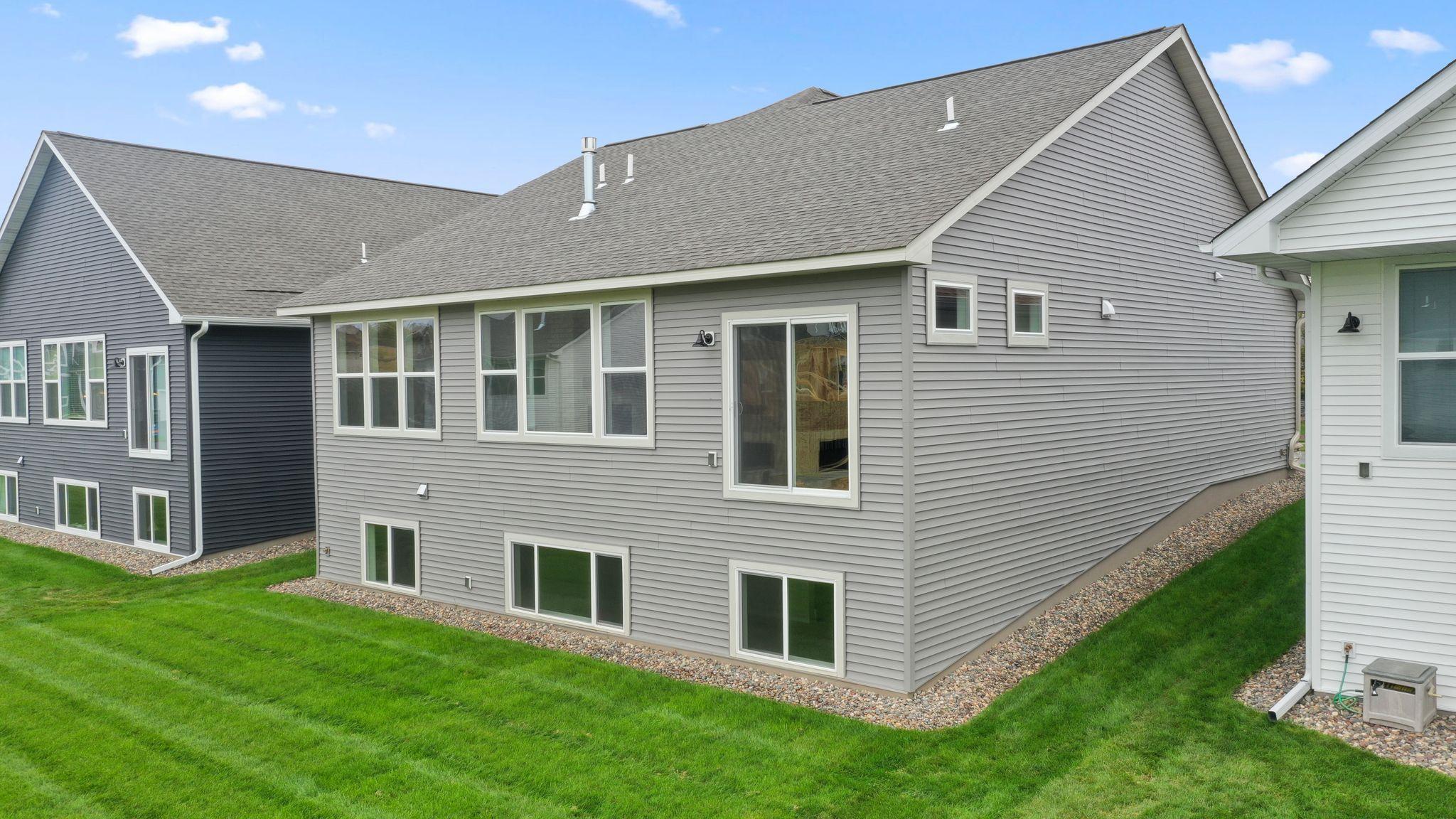 4883 127th Circle Ne Property Photo 3