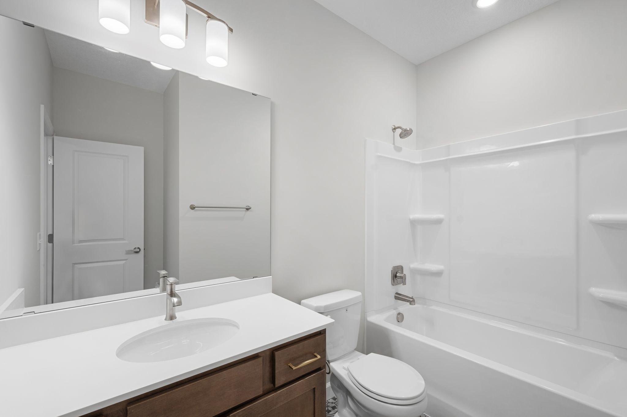 17725 Everest Avenue Property Photo 8