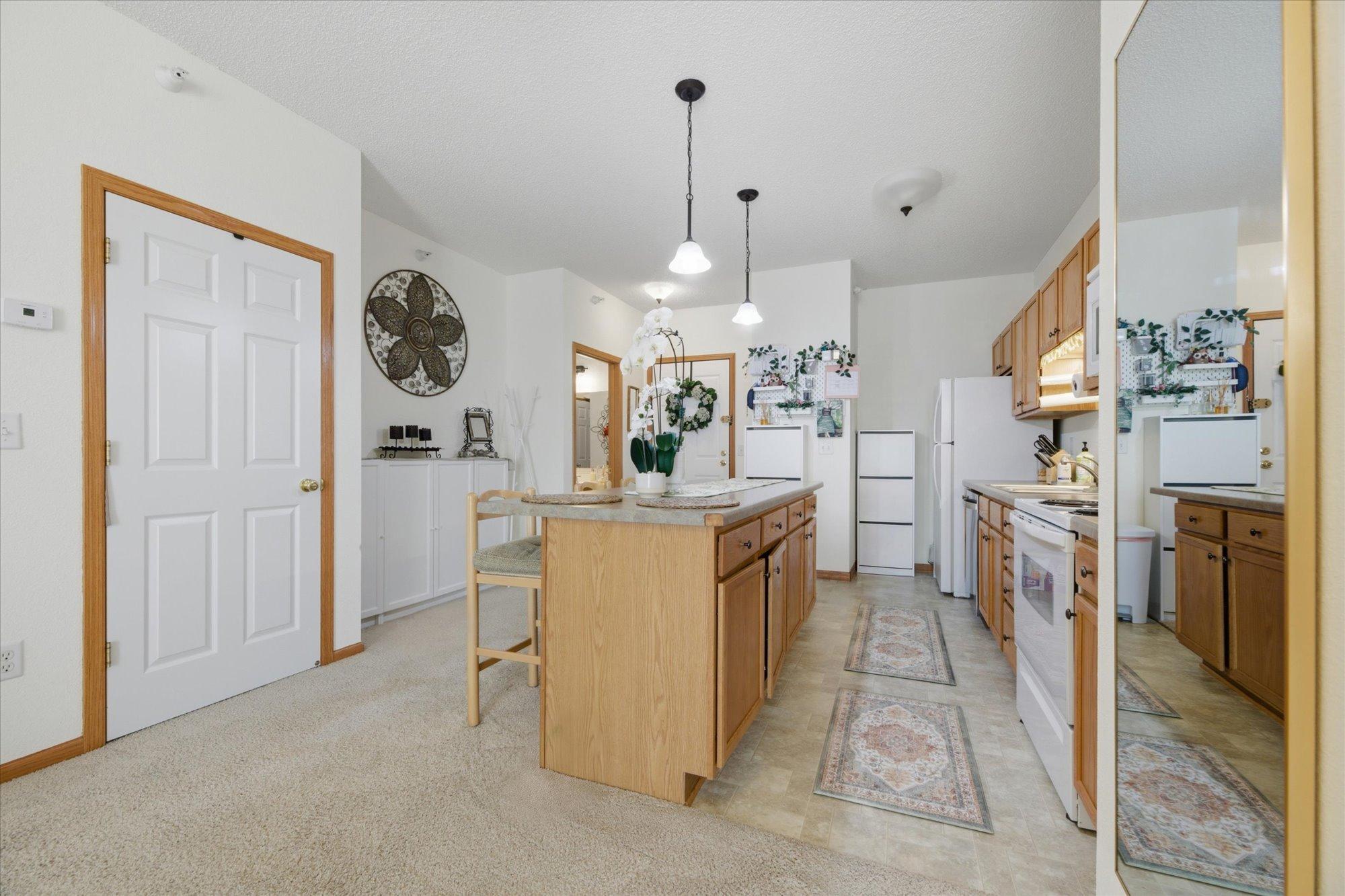1776 Maryland Avenue E 106 Property Photo 6