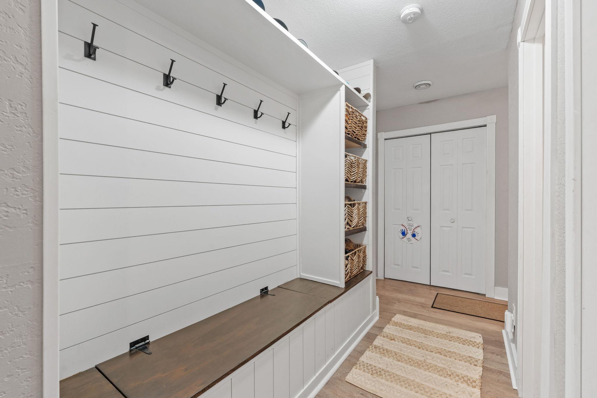 936 Golden Way Nw Property Photo 6