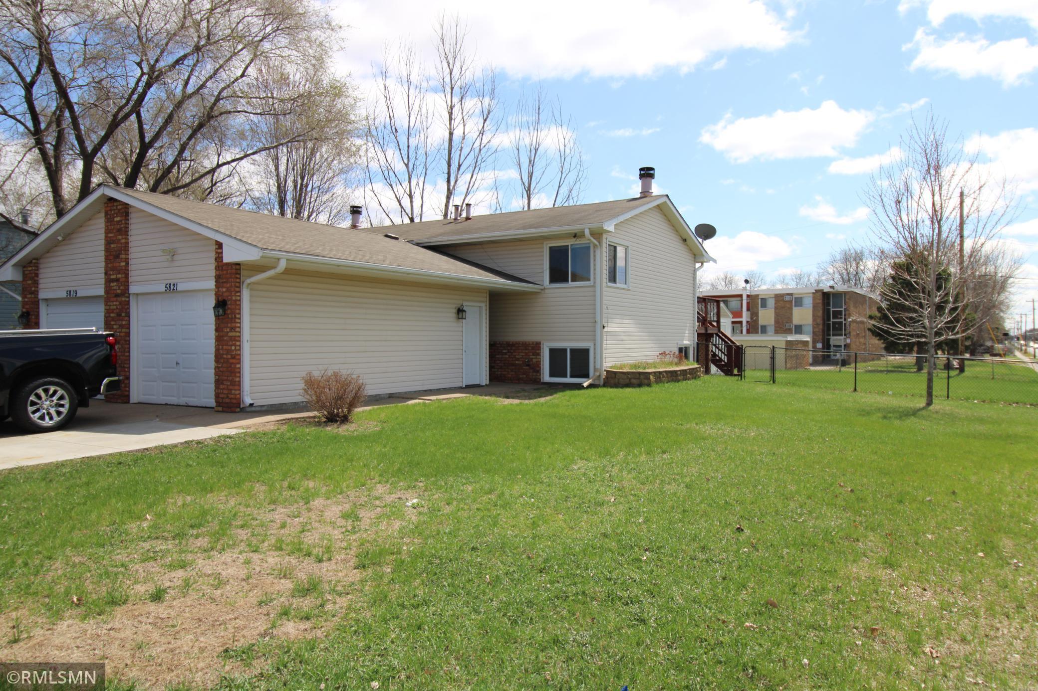 5821 84 1/2 Avenue N Property Photo 1