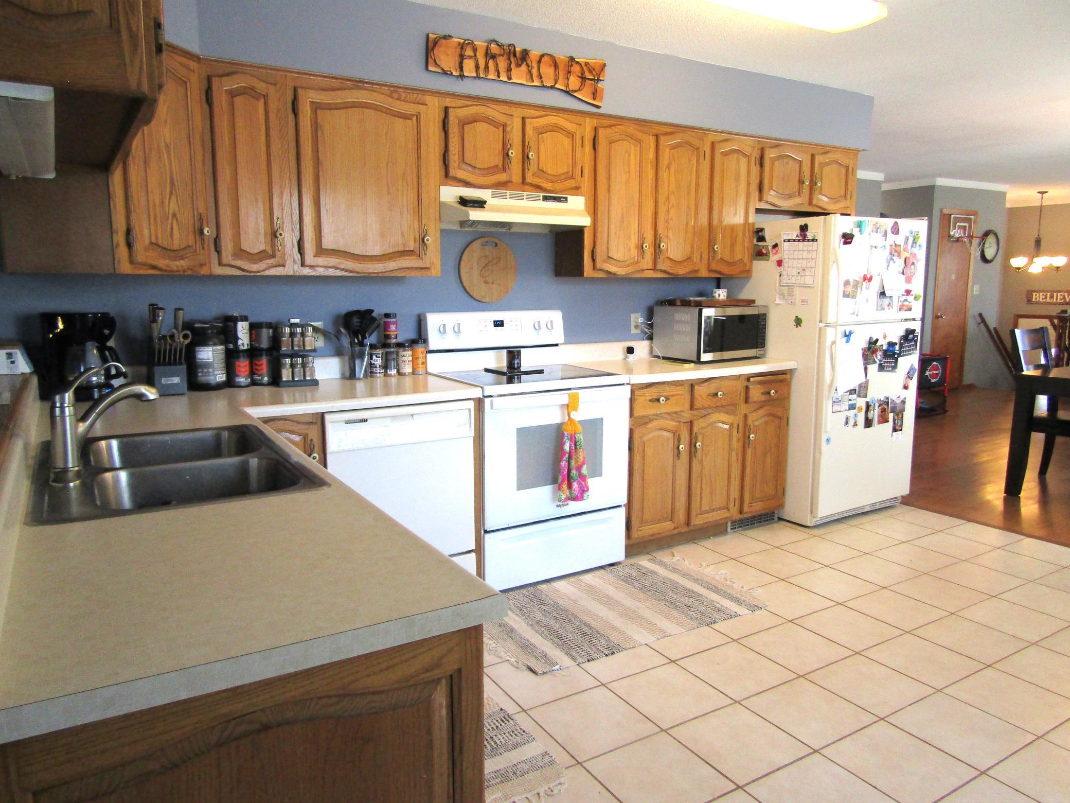 107 3rd Ave Property Photo 6