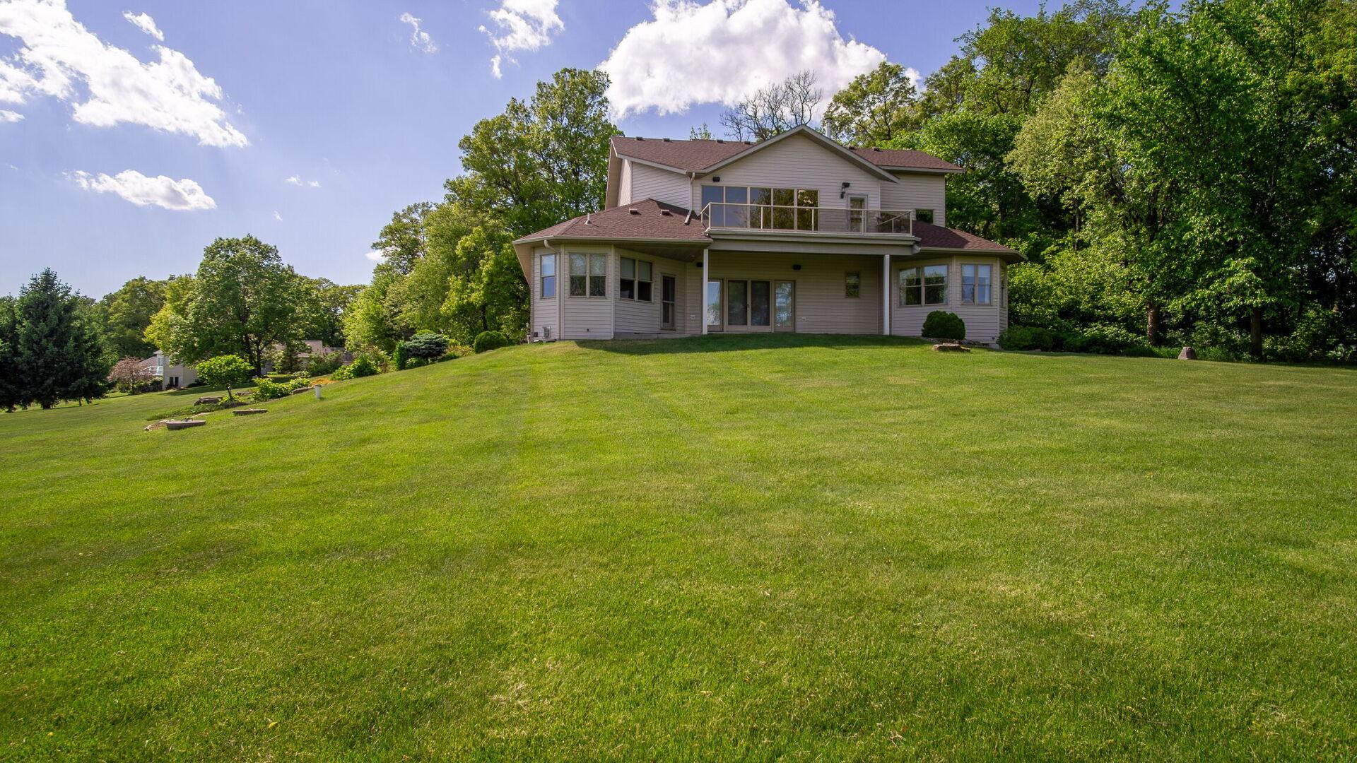 E5110 Interlachen Boulevard Property Photo 8