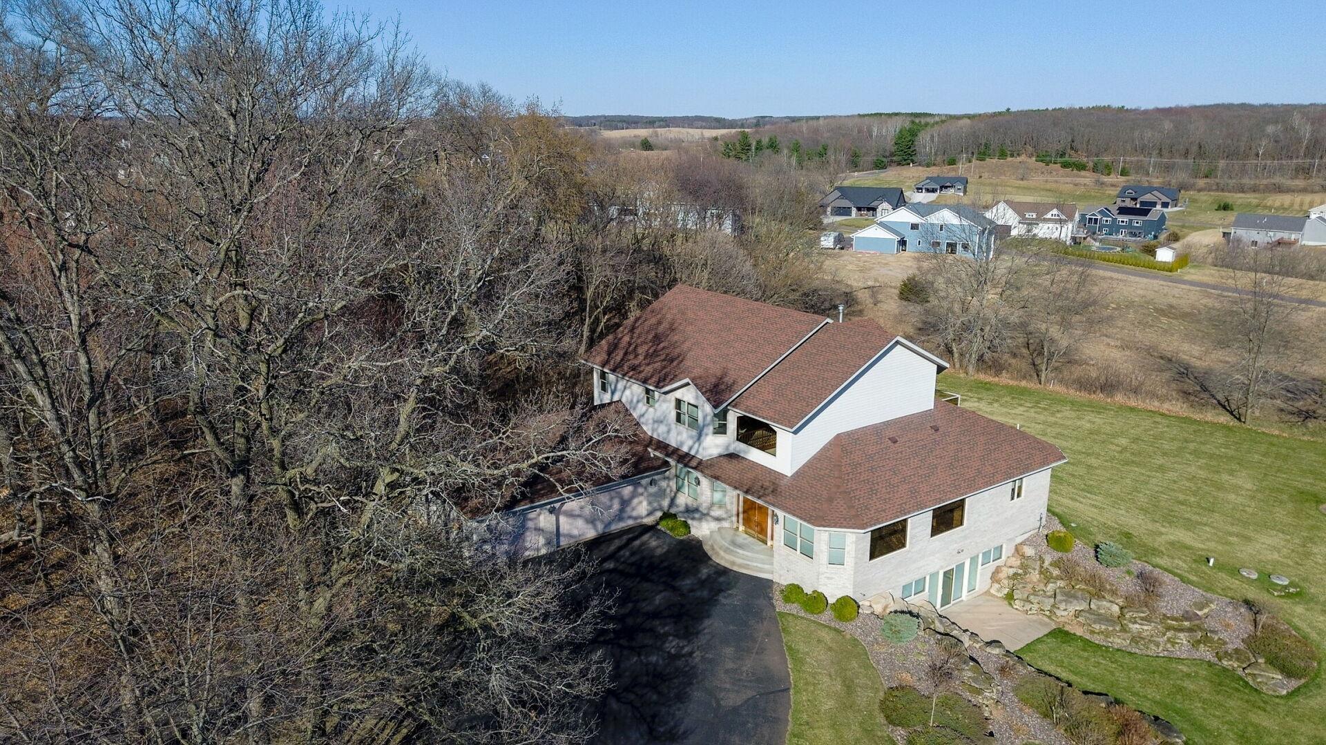 E5110 Interlachen Boulevard Property Photo 10