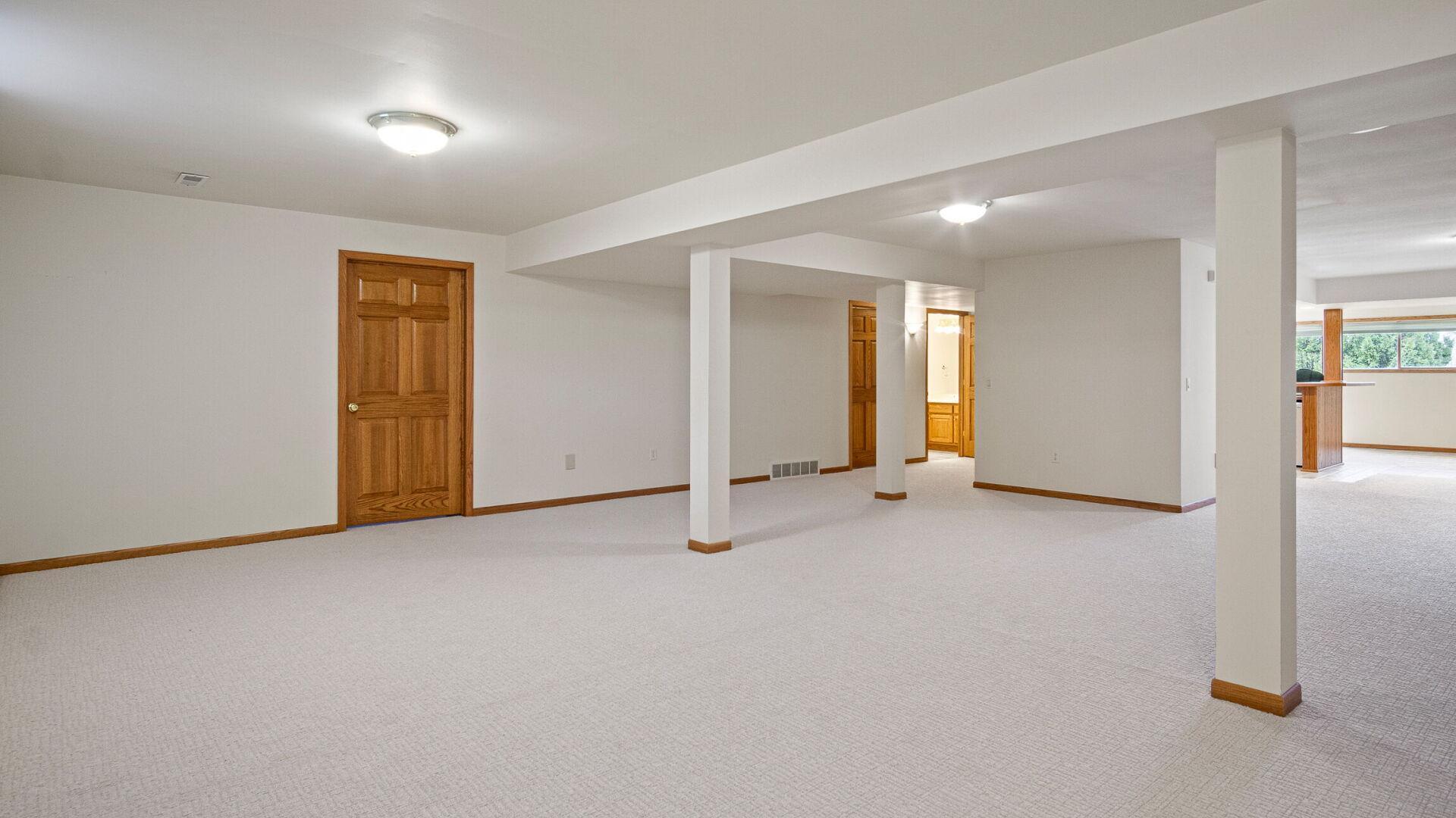 E5110 Interlachen Boulevard Property Photo 67