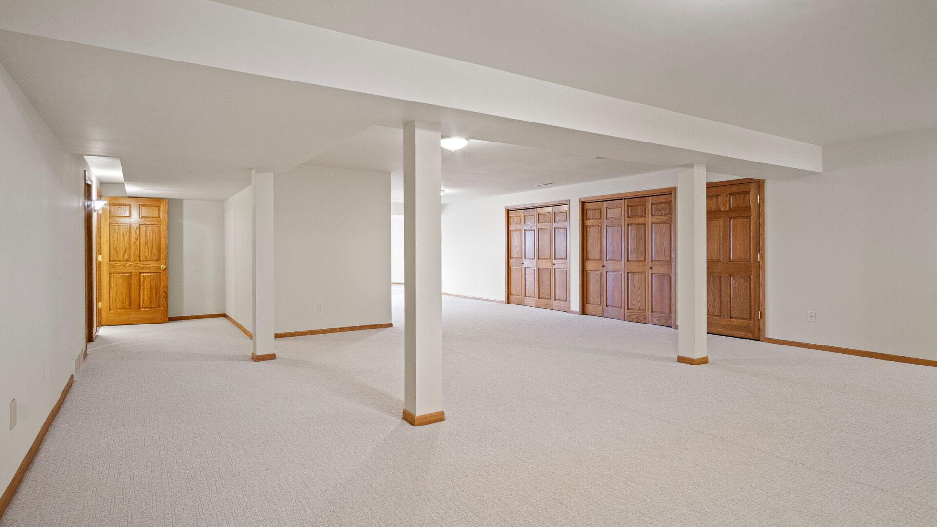 E5110 Interlachen Boulevard Property Photo 68
