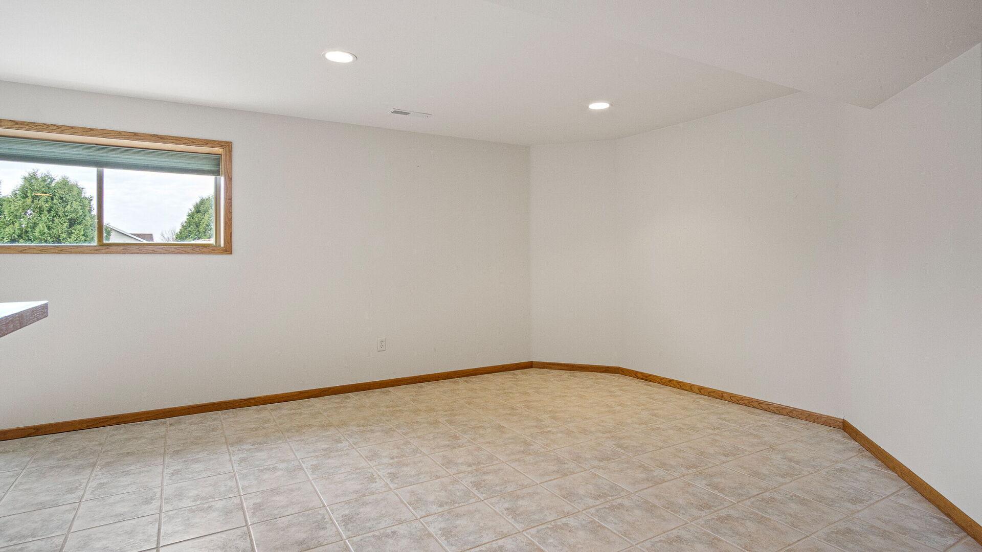 E5110 Interlachen Boulevard Property Photo 75