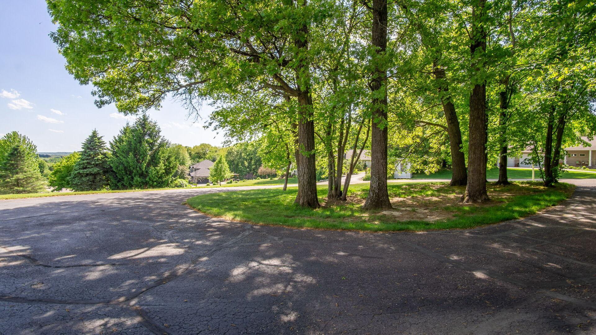 E5110 Interlachen Boulevard Property Photo 98
