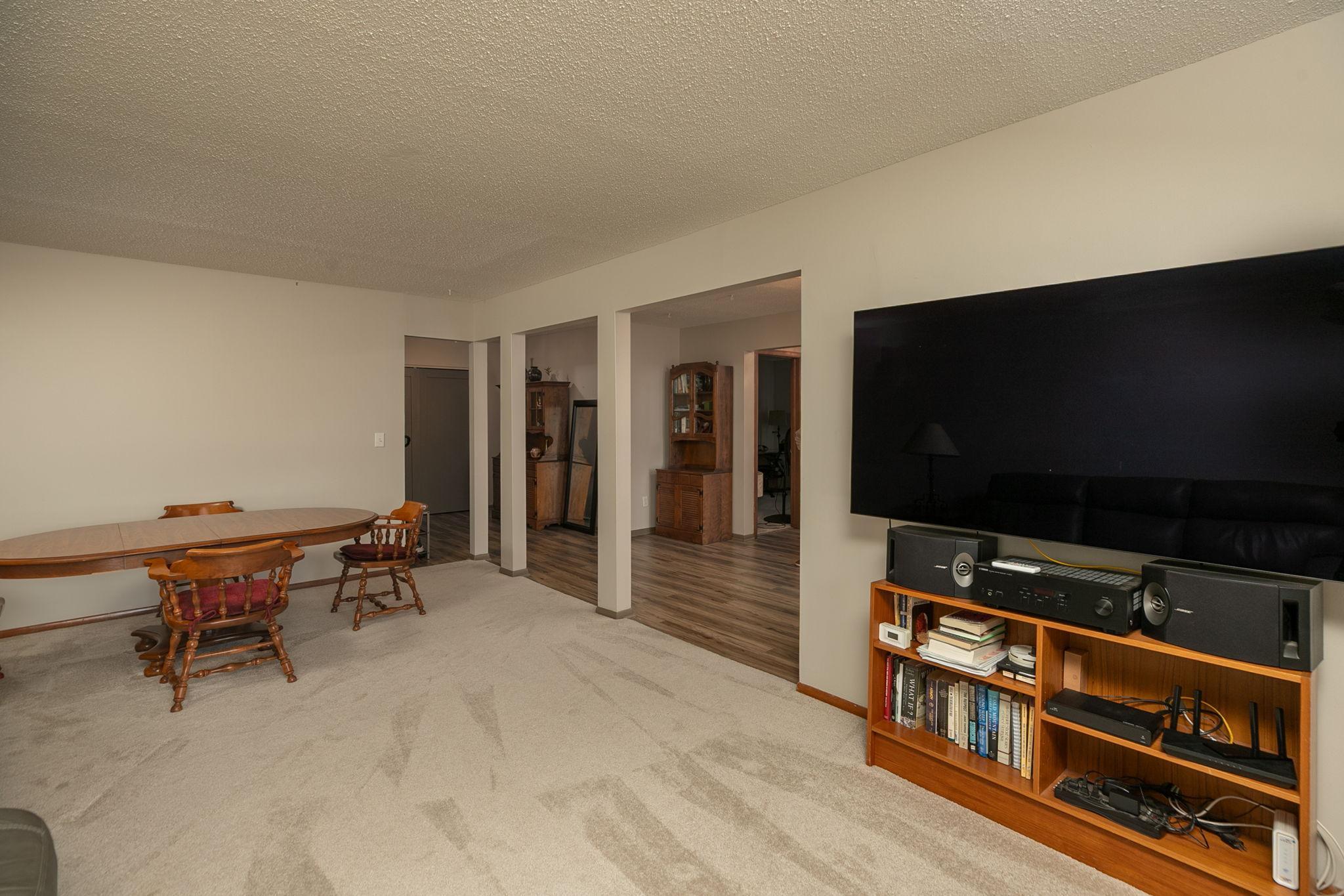 1911 Viking Drive Nw 25 Property Photo 6