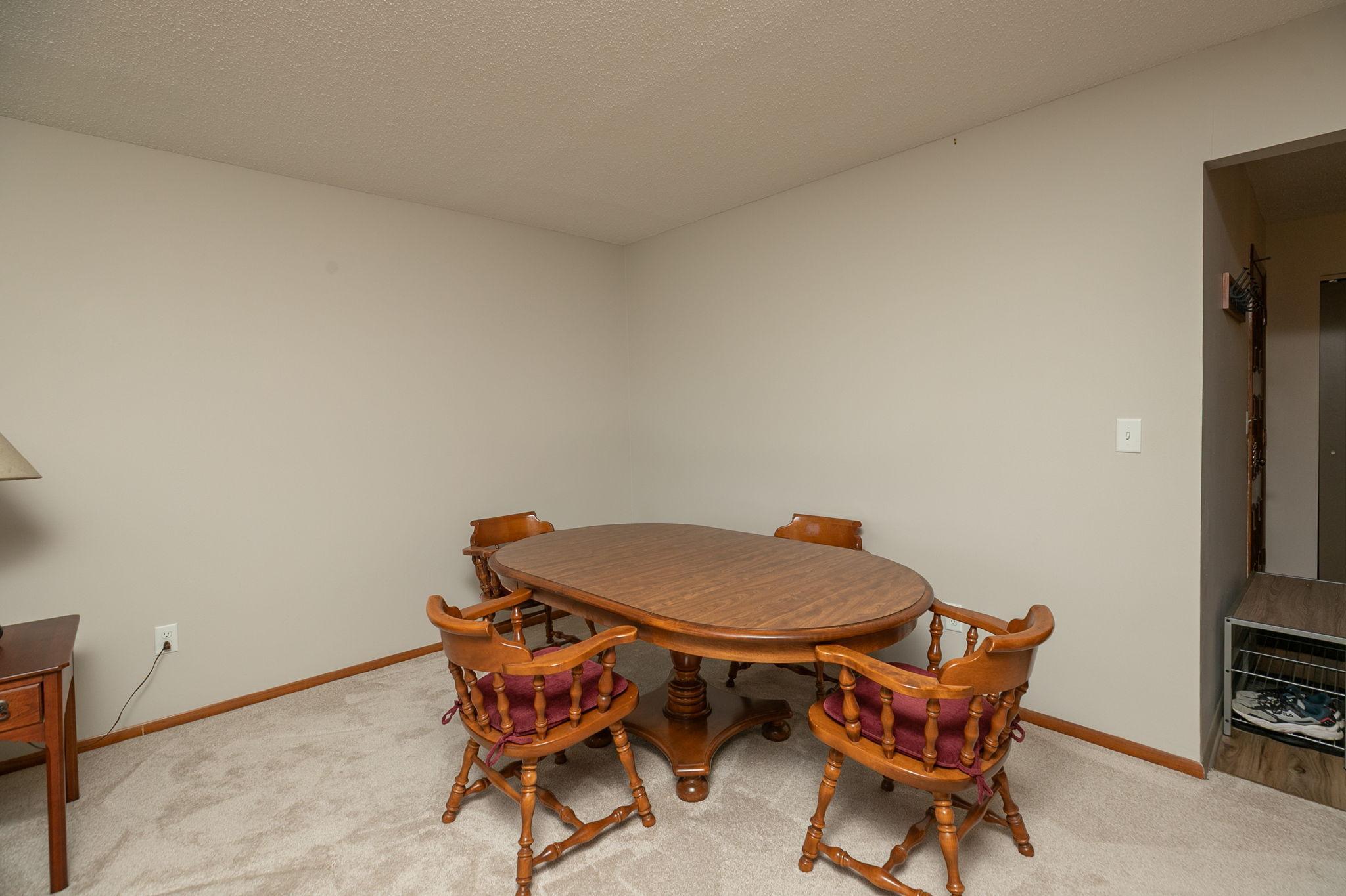 1911 Viking Drive Nw 25 Property Photo 7