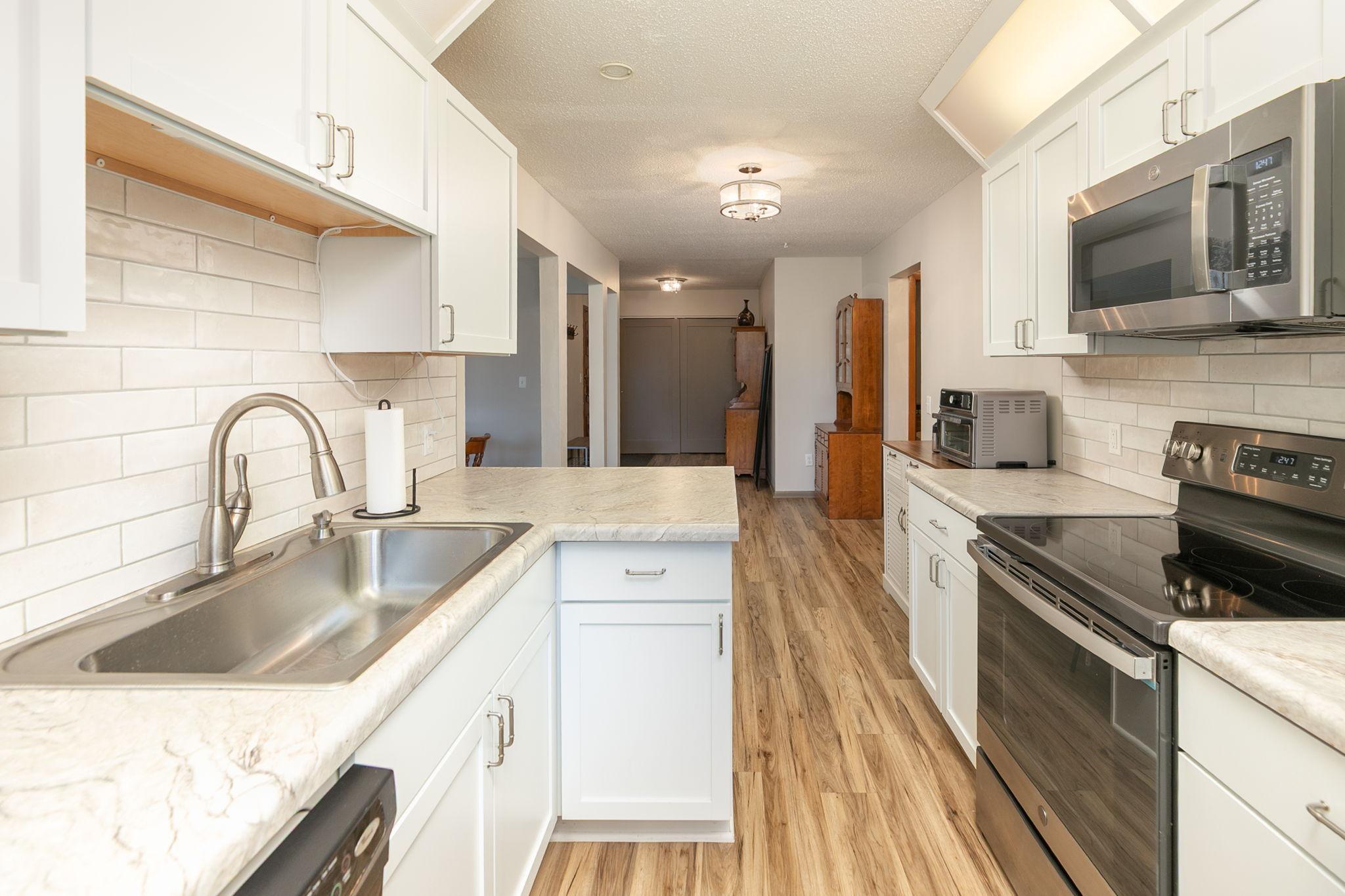 1911 Viking Drive Nw 25 Property Photo 14