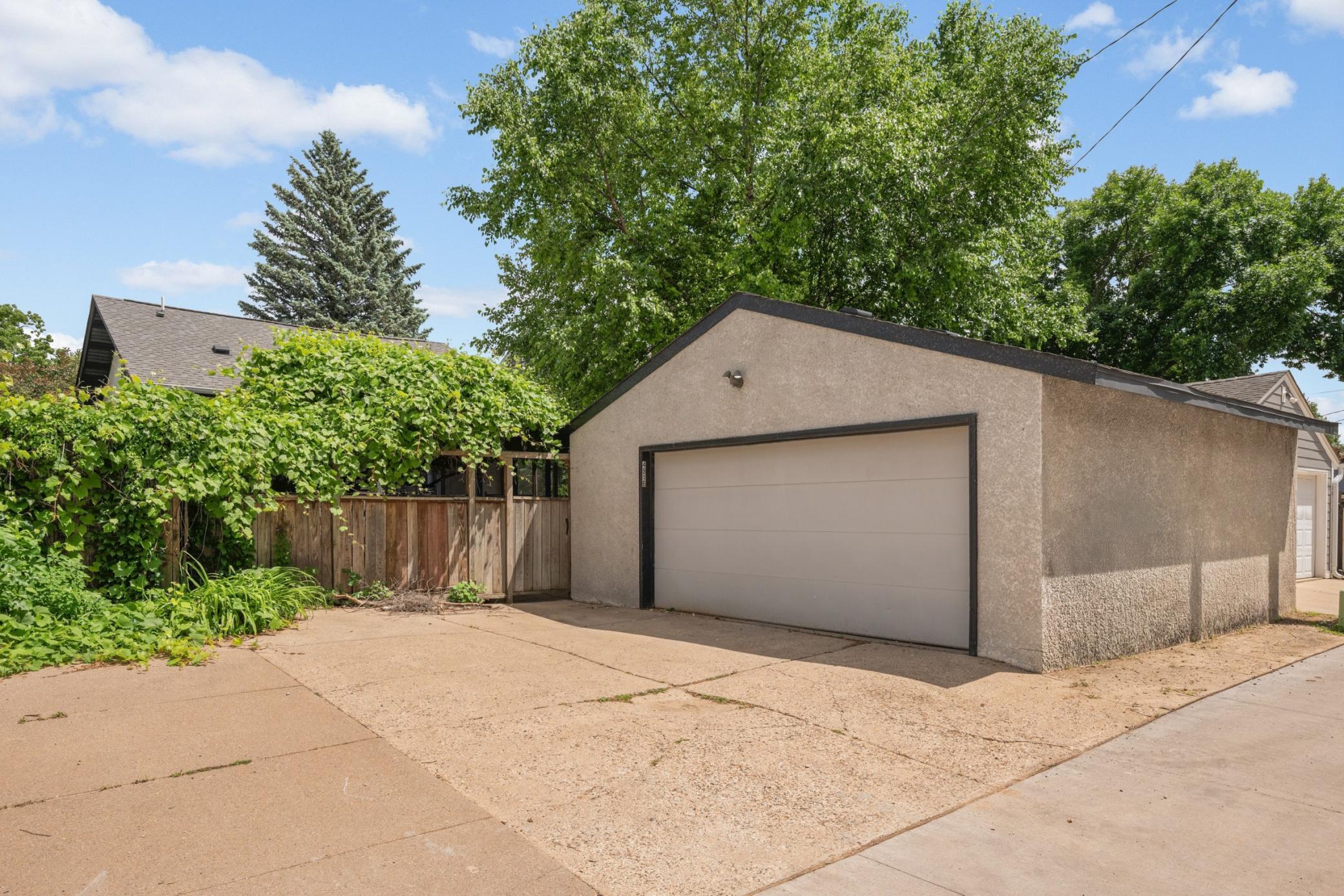 4916 Ewing Avenue S Property Photo 40