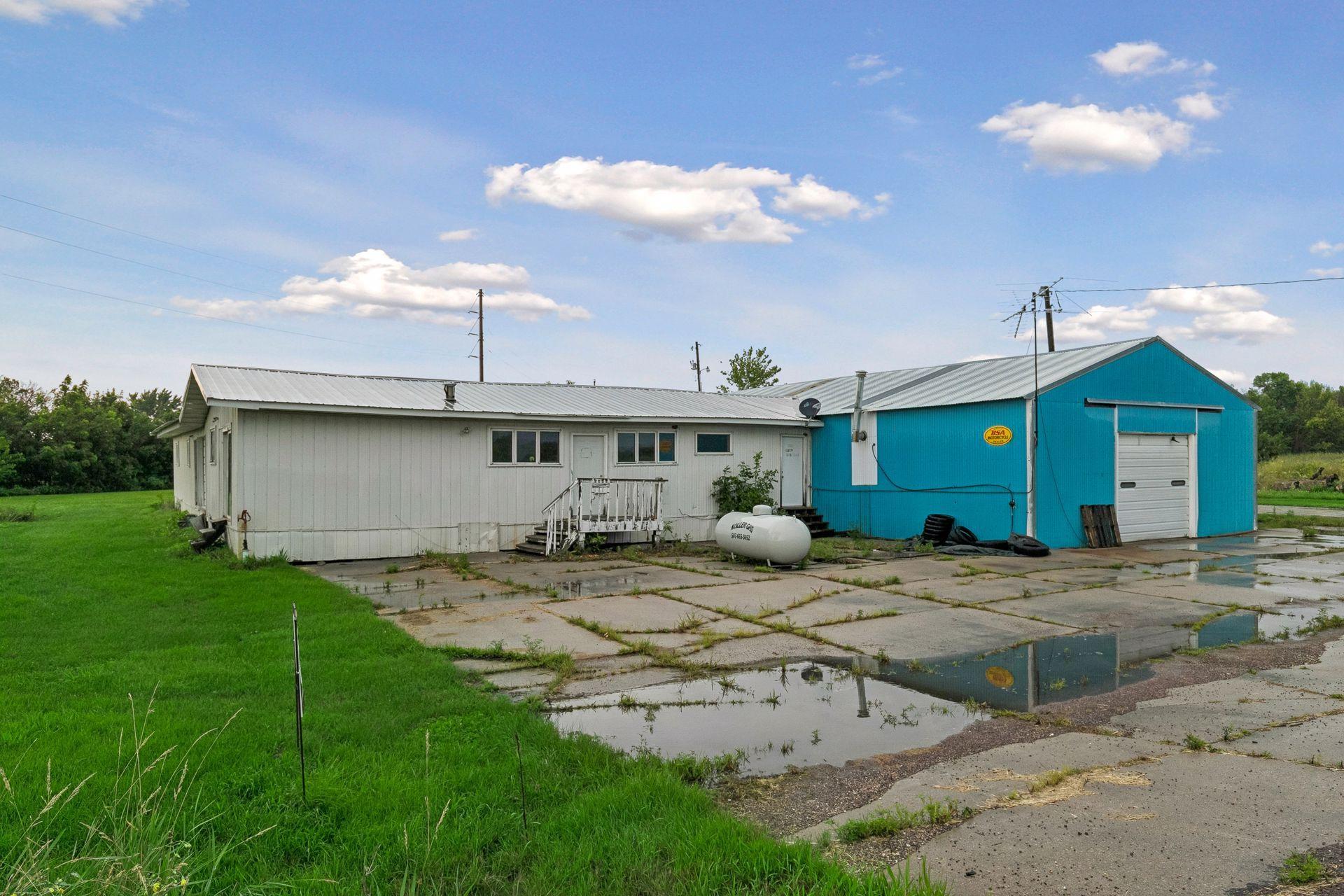 39606 230th Street Property Photo 5