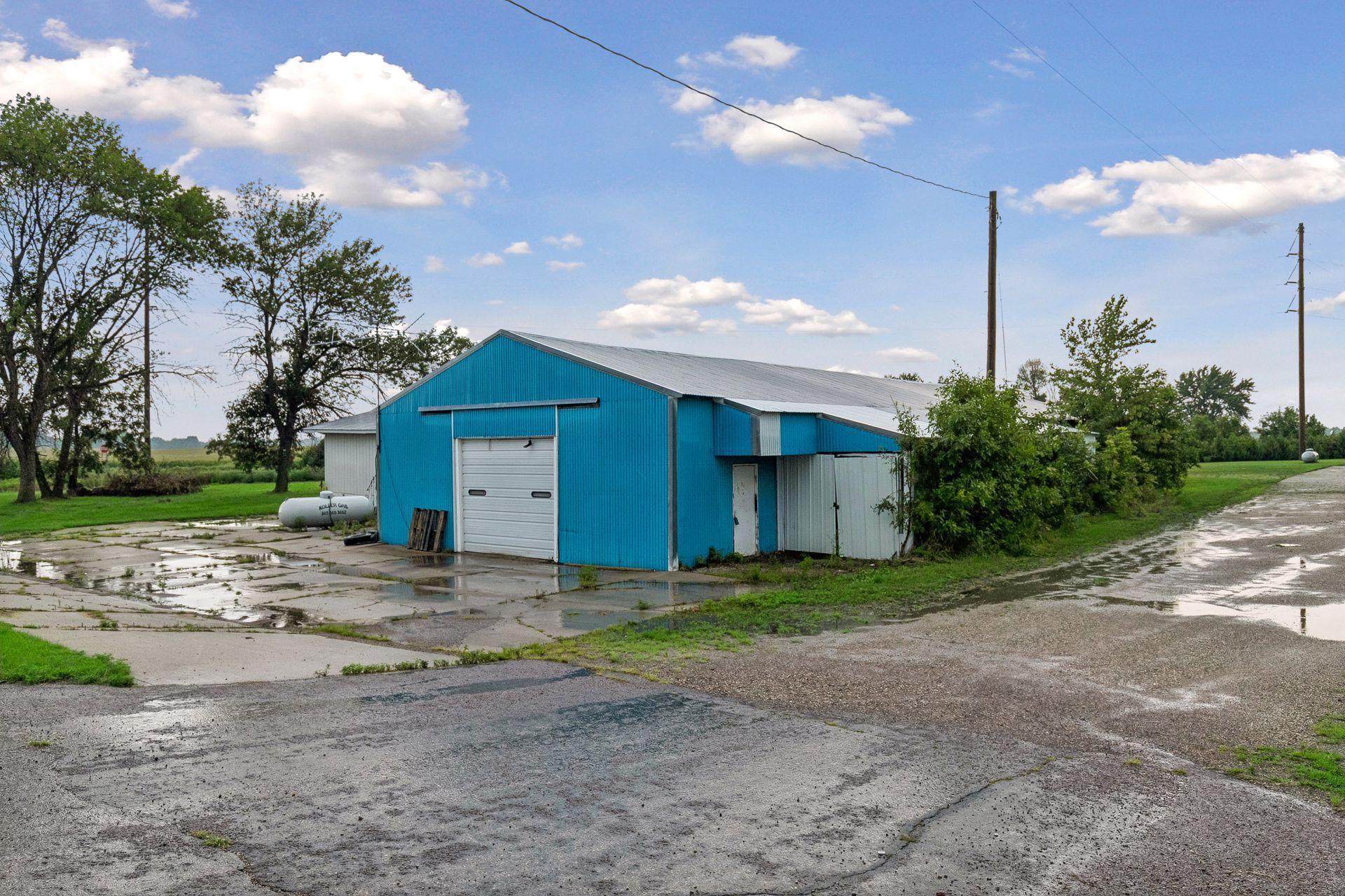 39606 230th Street Property Photo 6