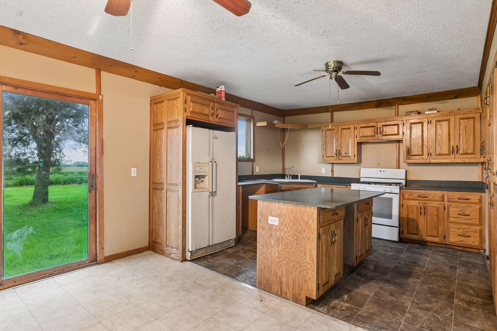 39606 230th Street Property Photo 26