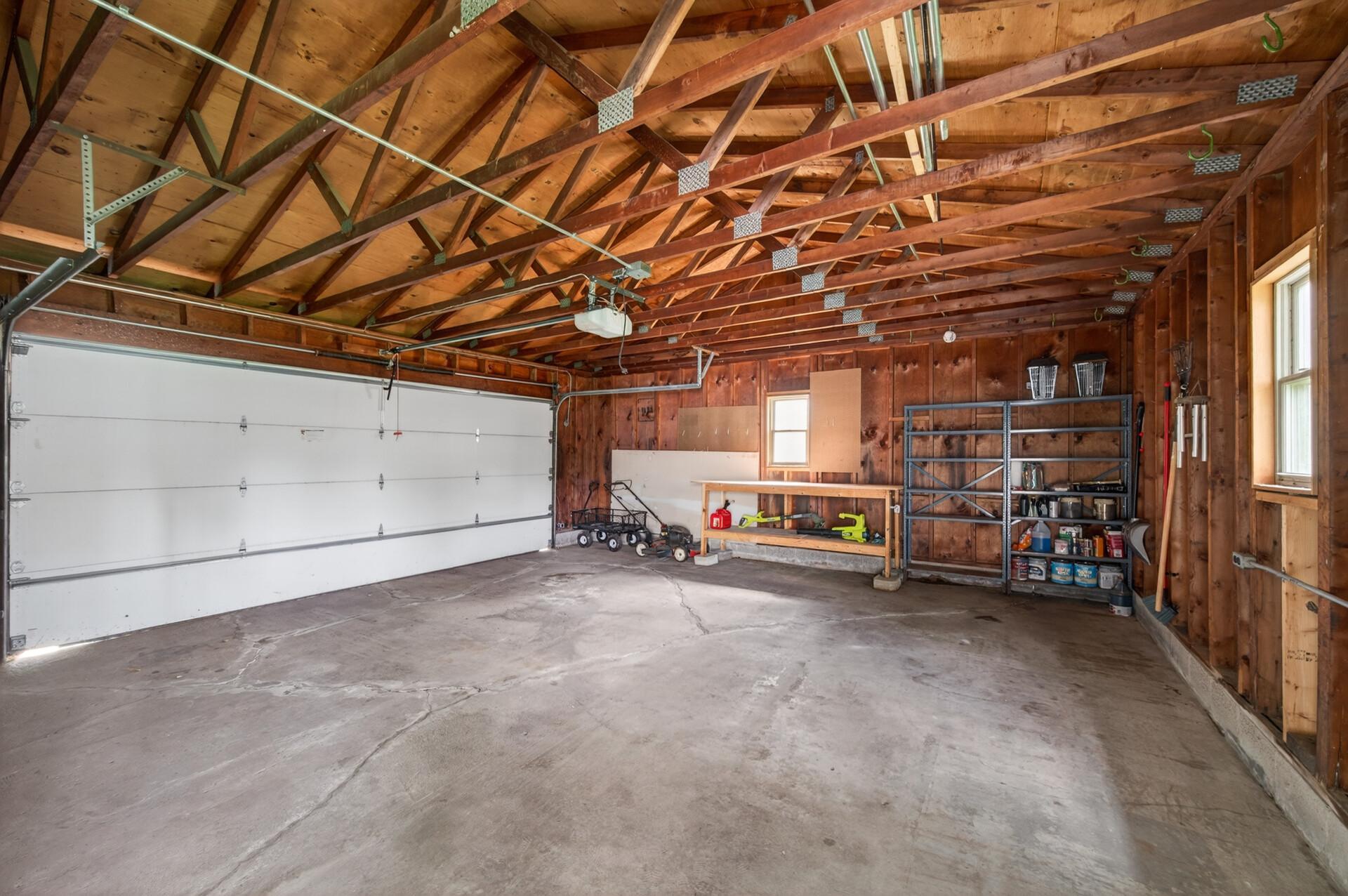 8600 31st Avenue N Property Photo 44