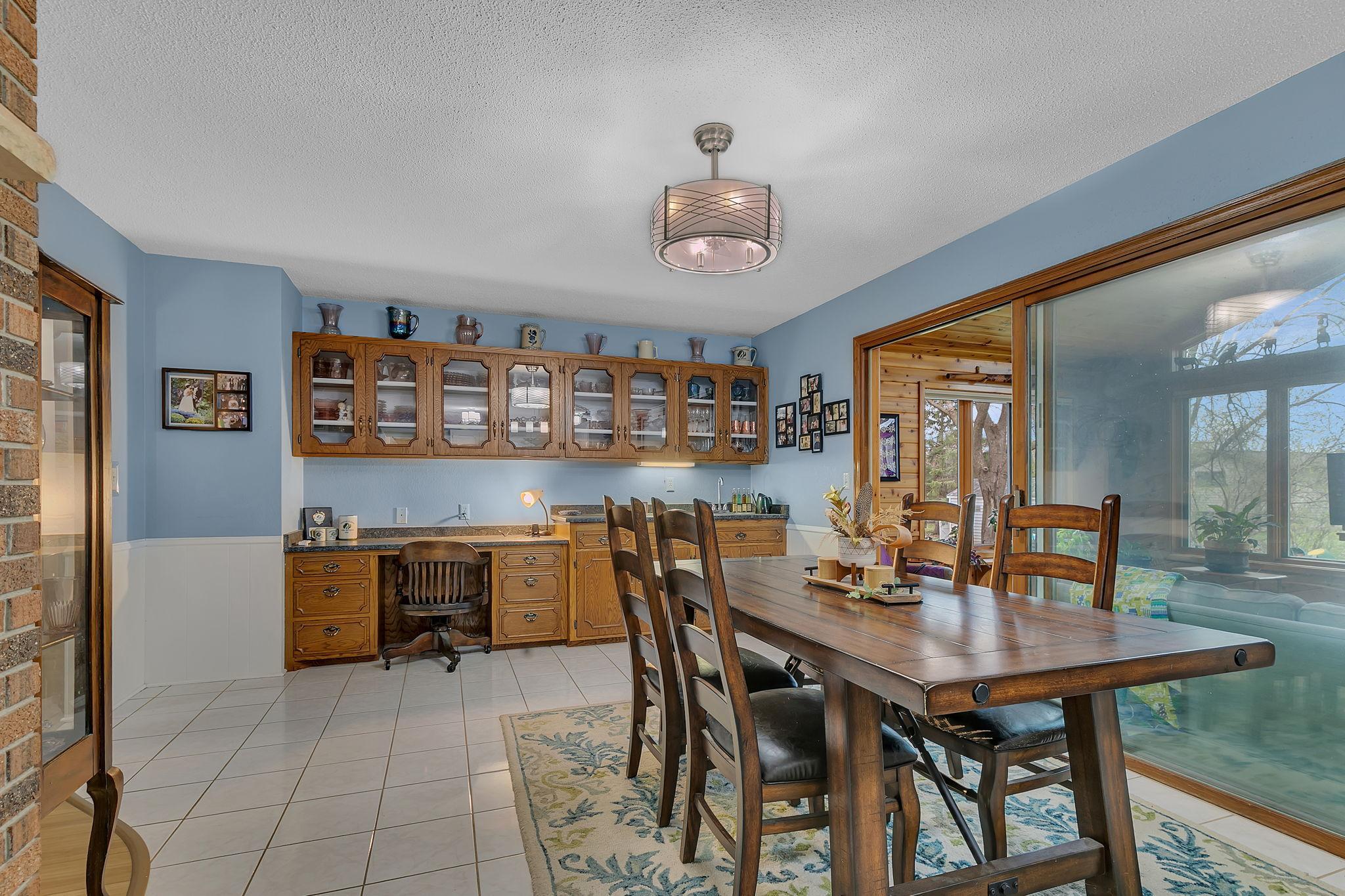 2426 Cooper Avenue S Property Photo 10