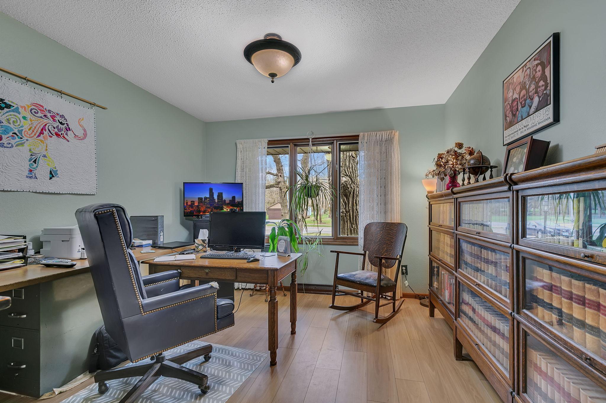 2426 Cooper Avenue S Property Photo 18