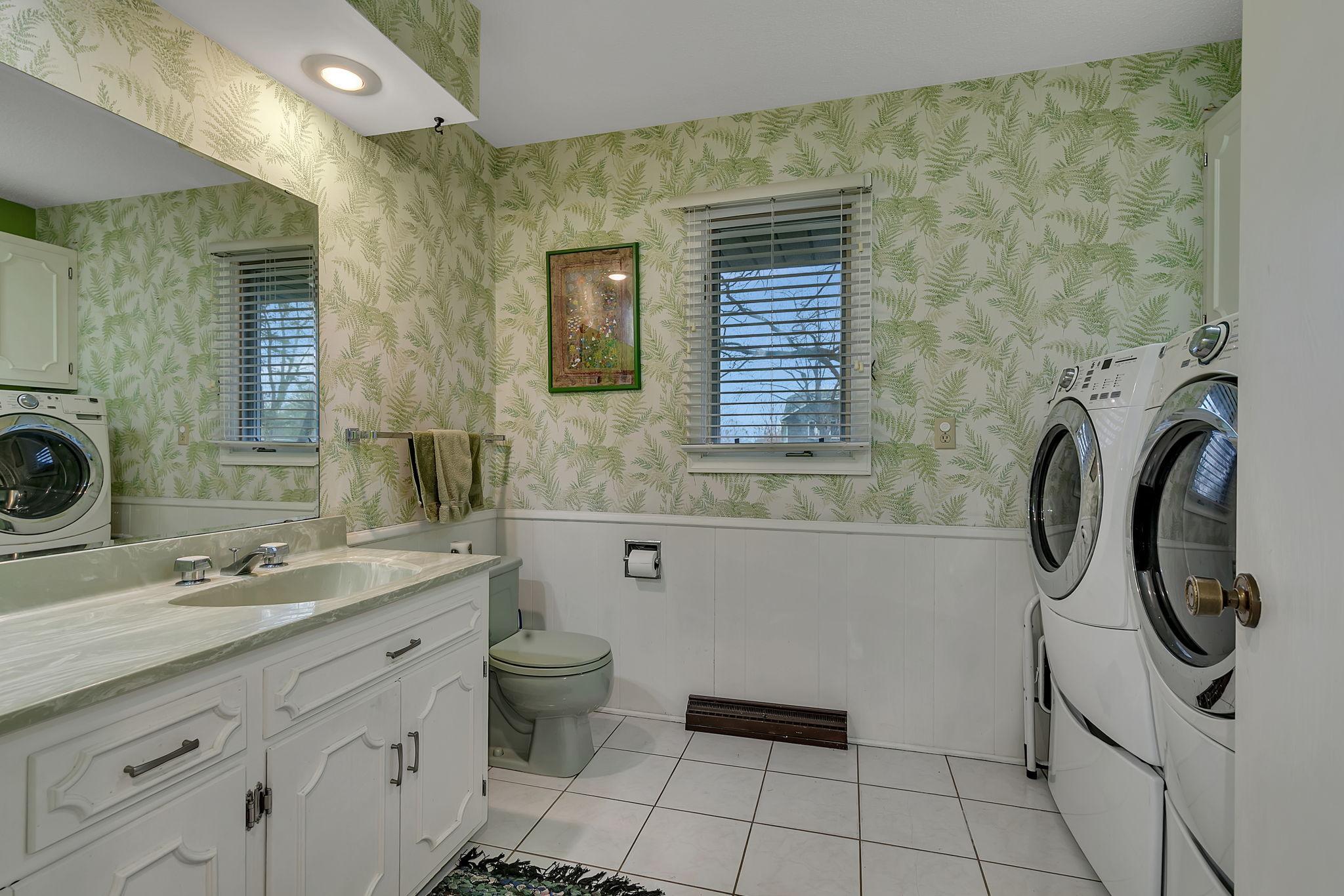 2426 Cooper Avenue S Property Photo 22