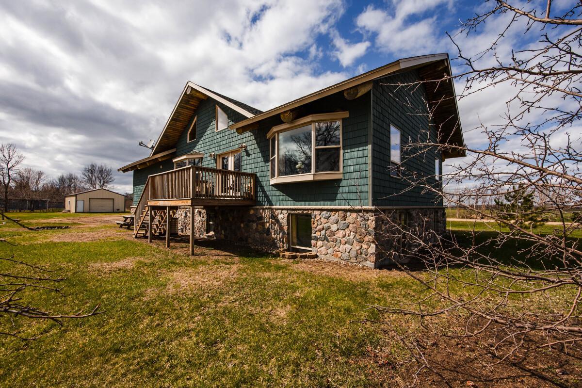 48484 Flicker Lane Property Photo 2