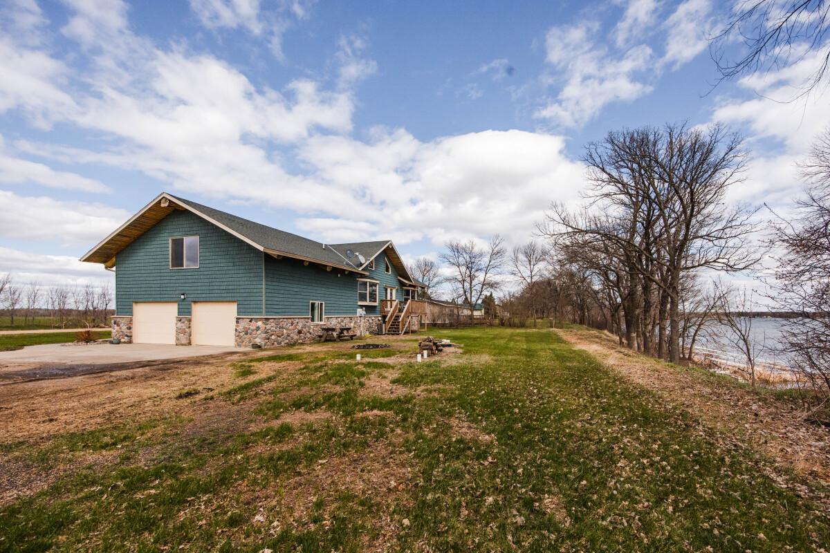 48484 Flicker Lane Property Photo 3