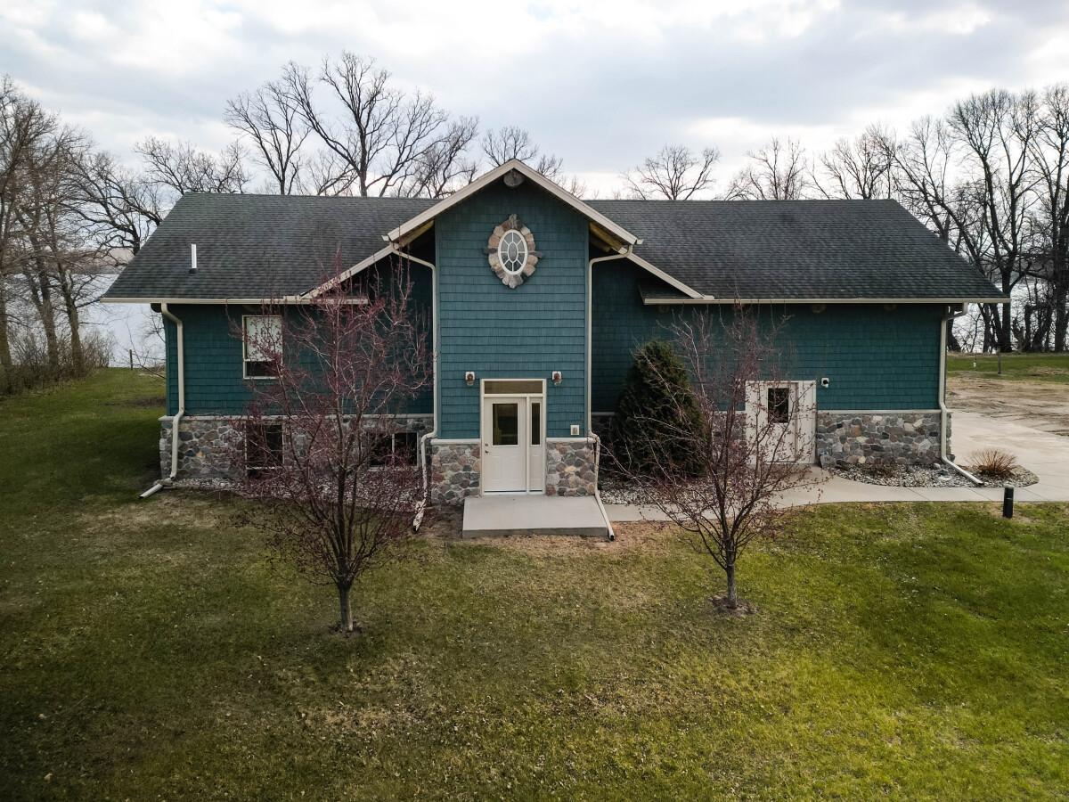 48484 Flicker Lane Property Photo 6