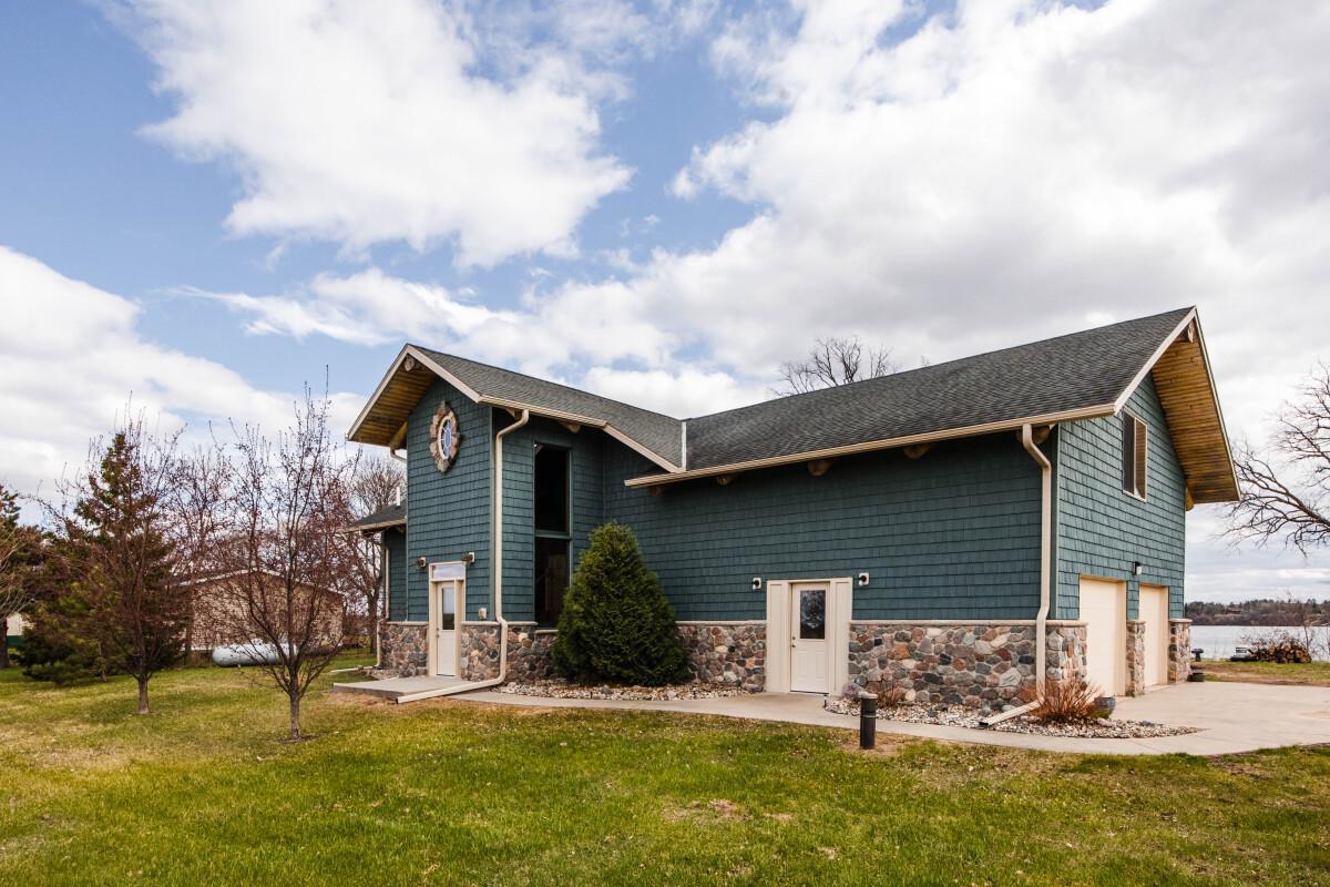 48484 Flicker Lane Property Photo 8