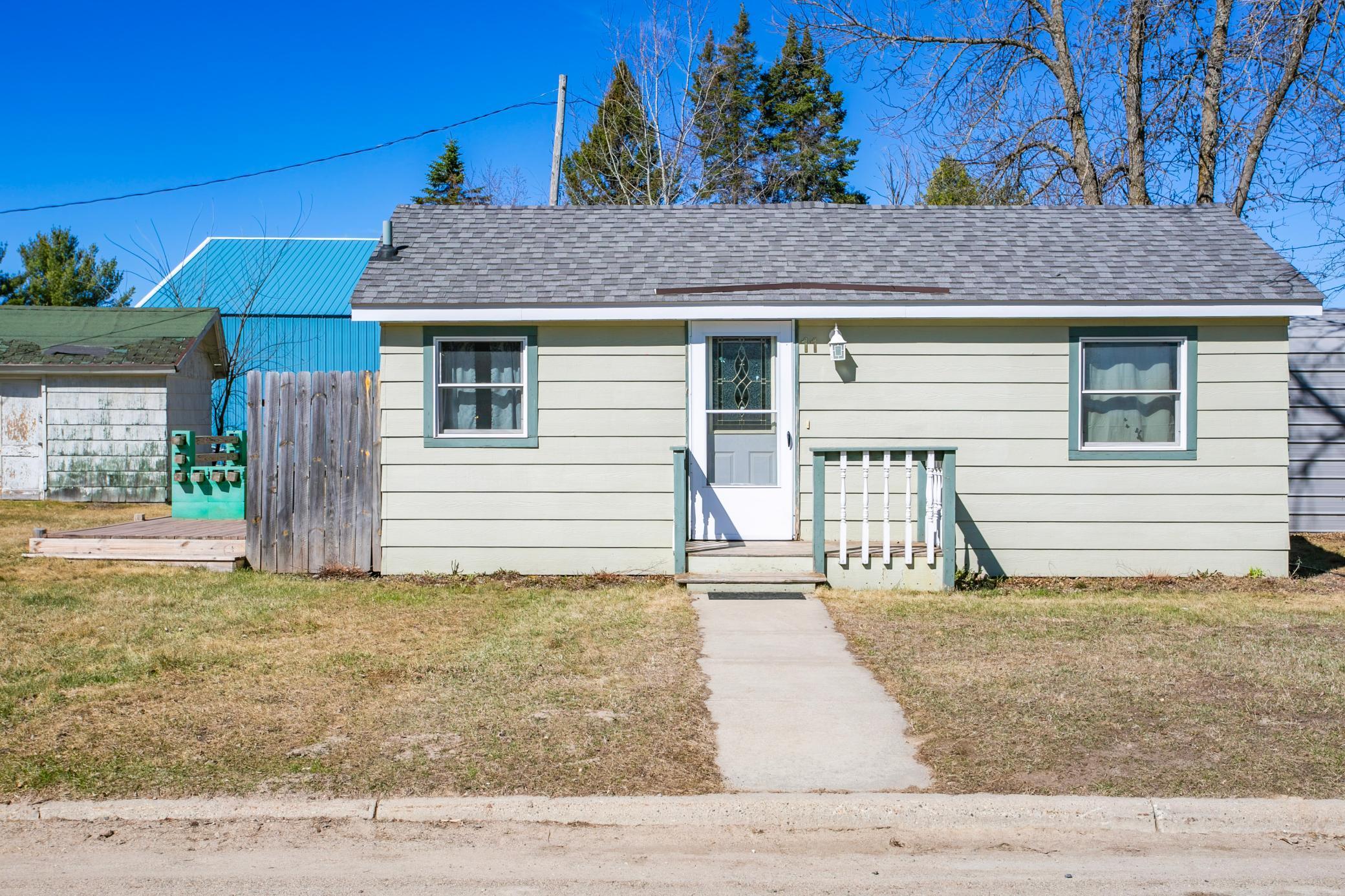 11 2nd Avenue Se Property Photo 1