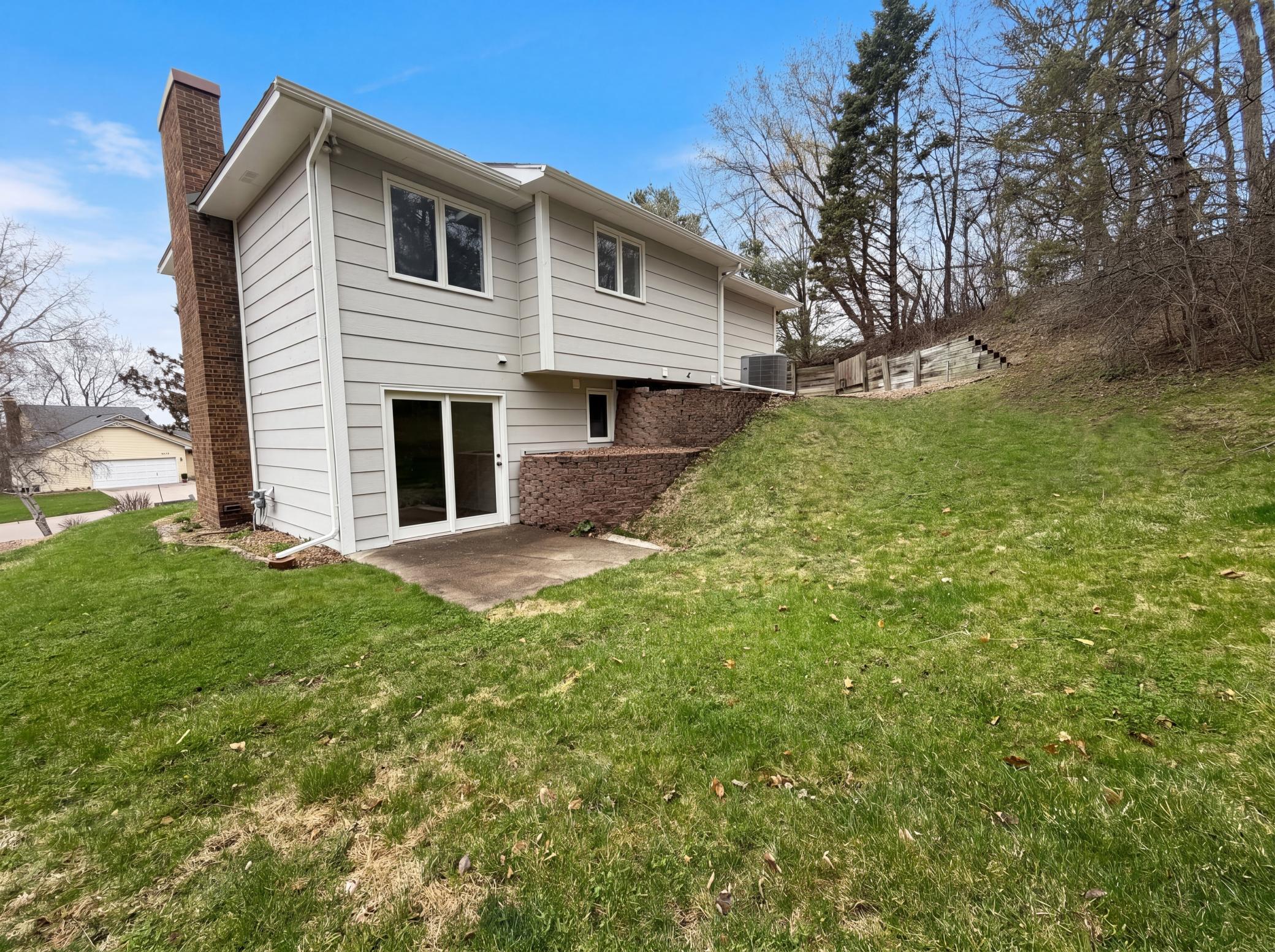 6475 Grandview Drive Property Photo 5